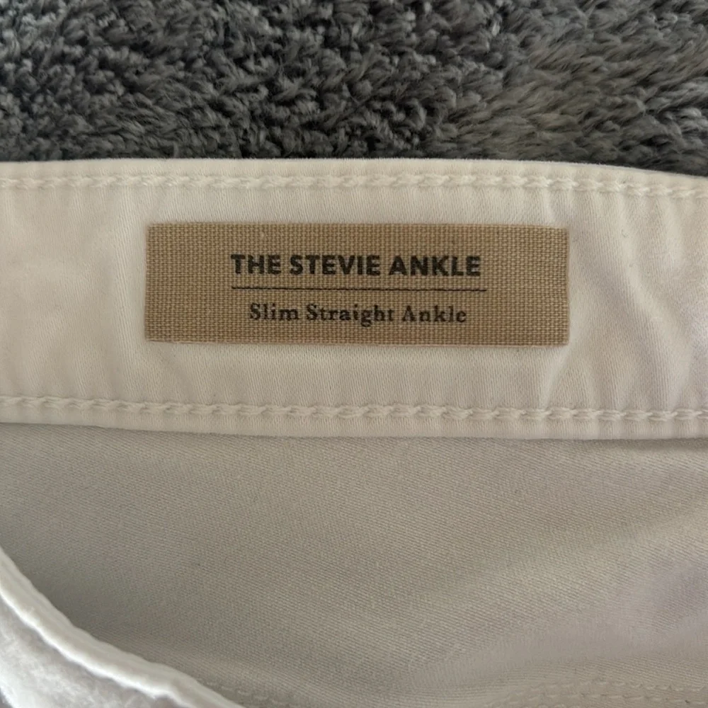 AG The Stevie Ankle in White Size 31R